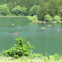 ทะเลสาบมังกรเหนือในเดือนพฤษภาคม