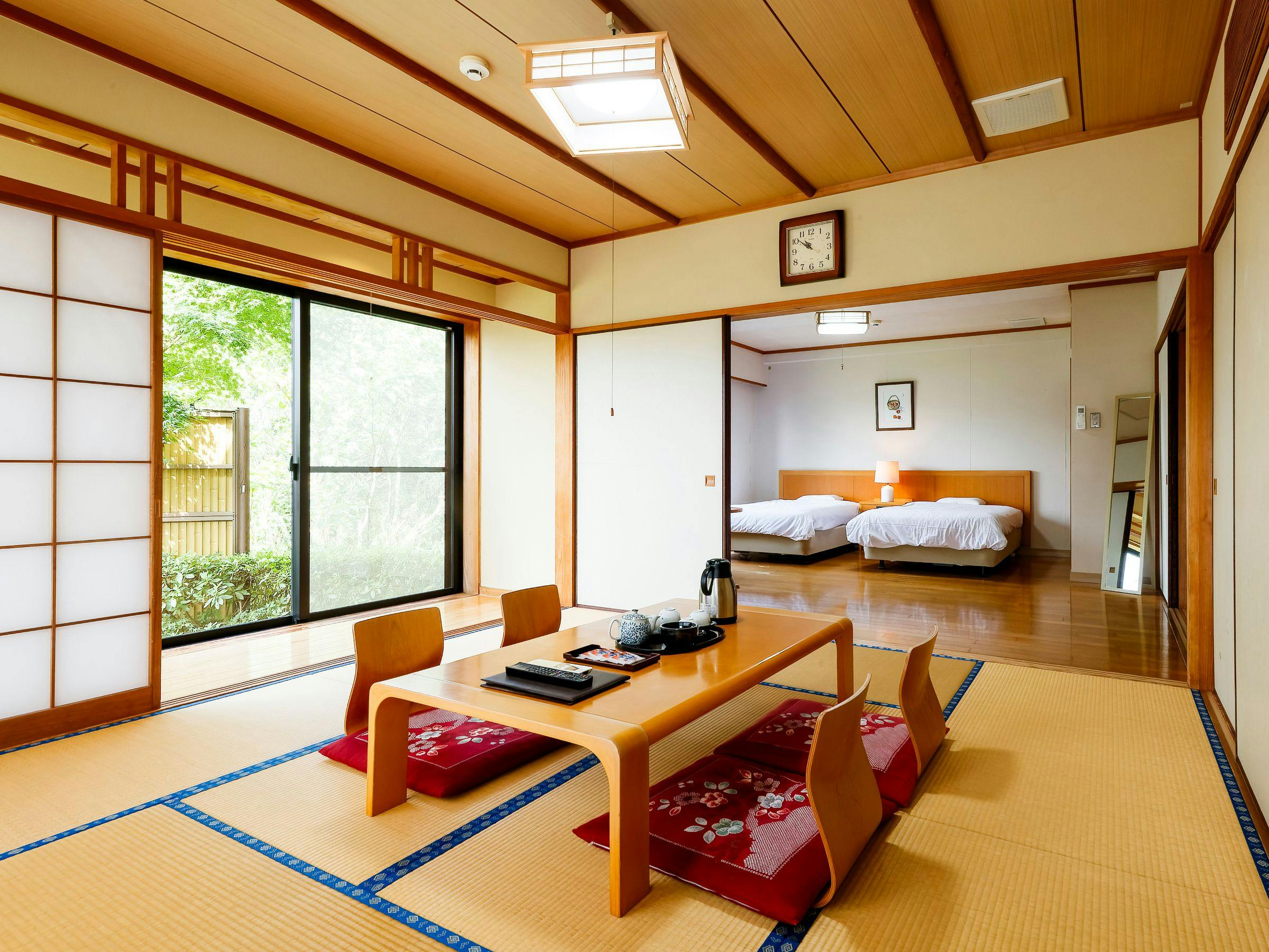 Kamar Gaya Jepang dan Barat