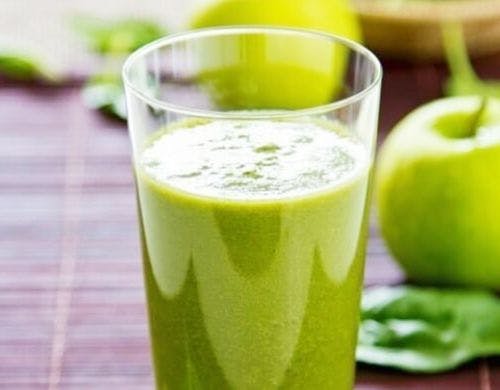 *自然の恵みたっぷりのグリーンスムージー