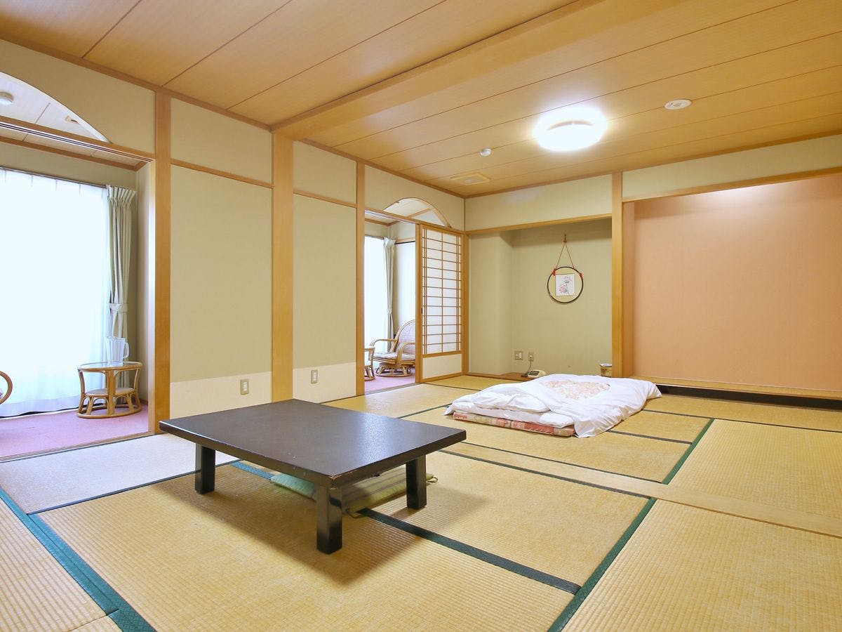 ห้องสไตล์ญี่ปุ่น 12 เสื่อทาทามิ (มีห้องน้ำ)