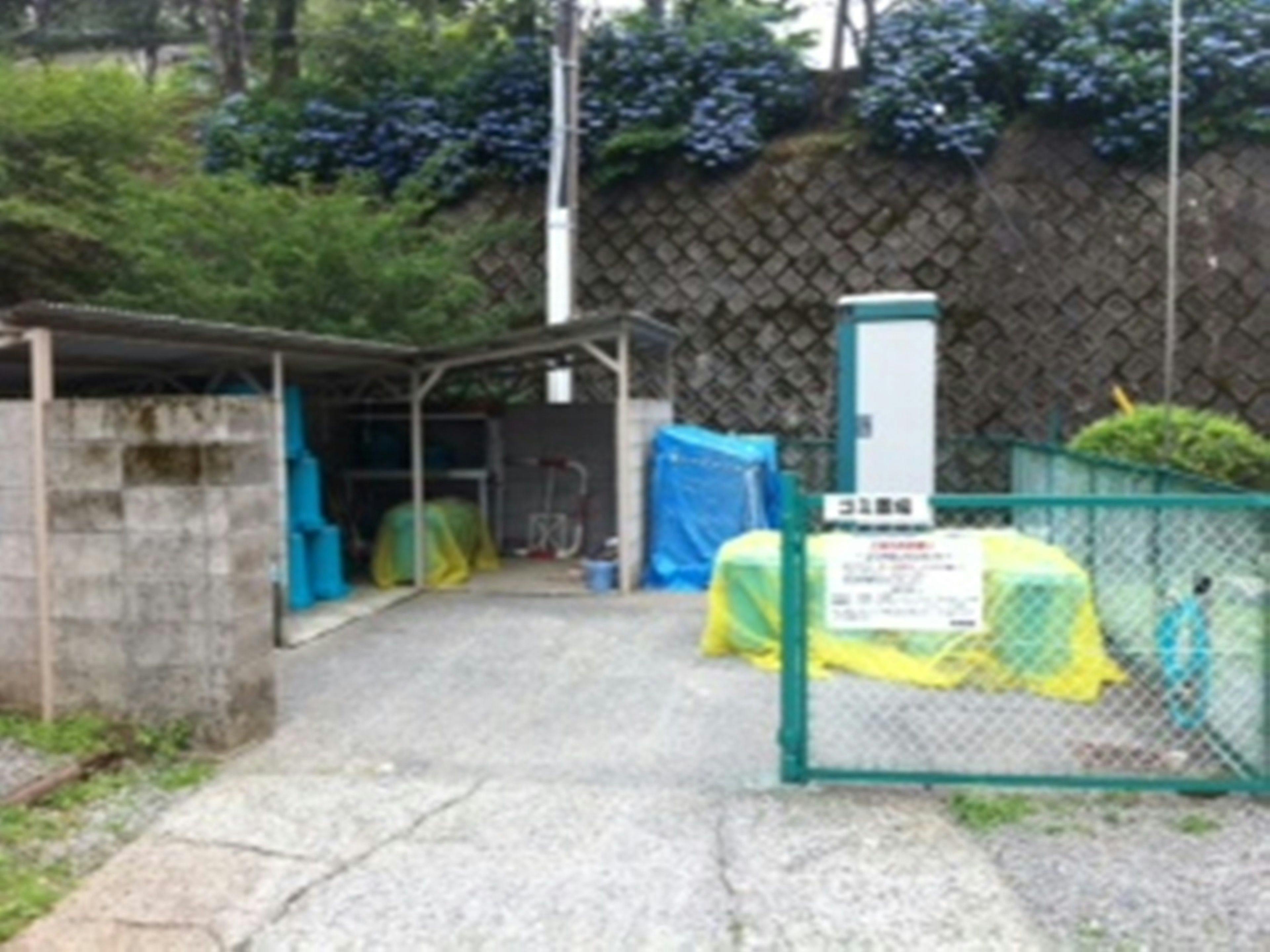 พื้นที่ทิ้งขยะ