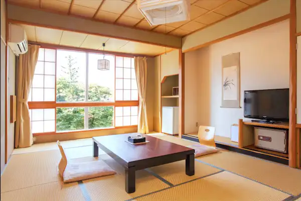 최대 6명까지 이용 가능한 넓은 일본식 객실.