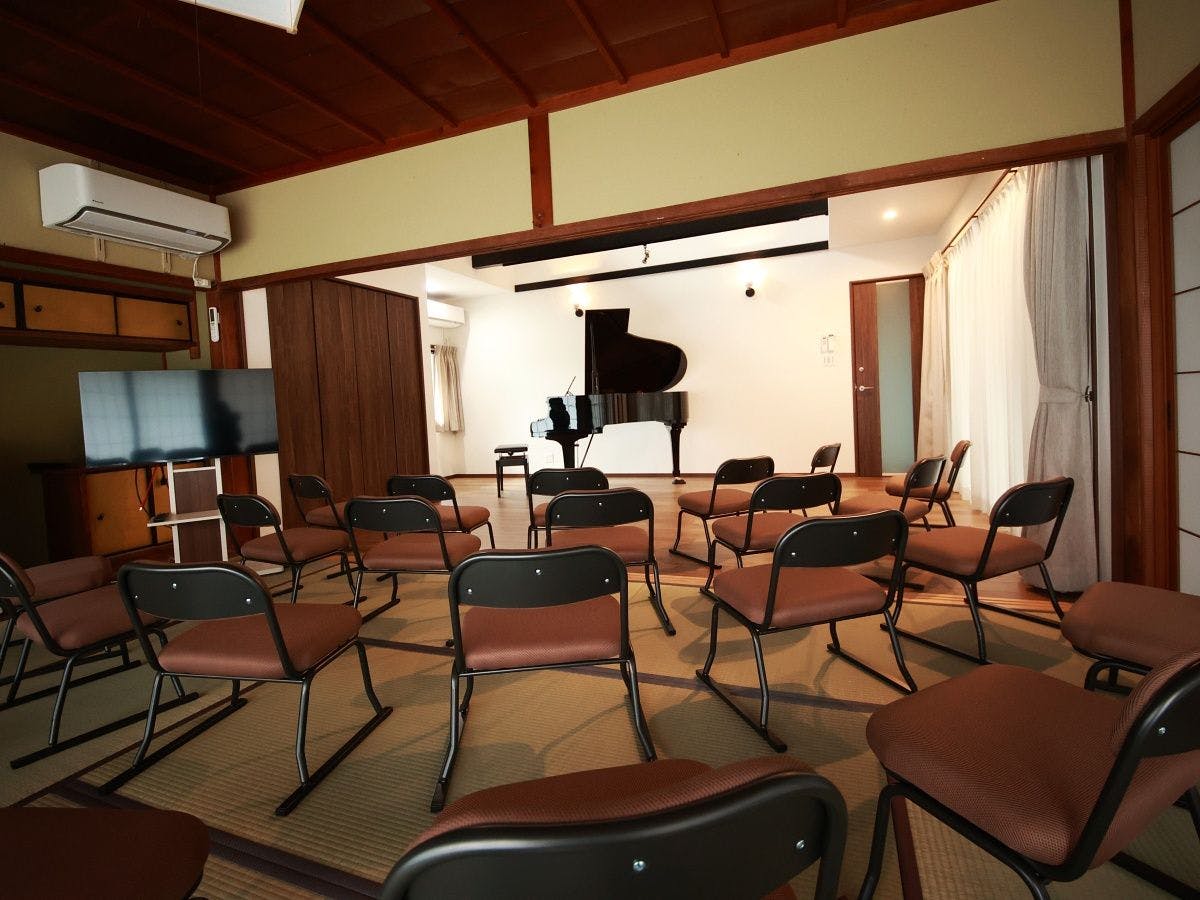 *【บ้านแยก・บ้านโบราณ】ห้องโถงเพดานสูง