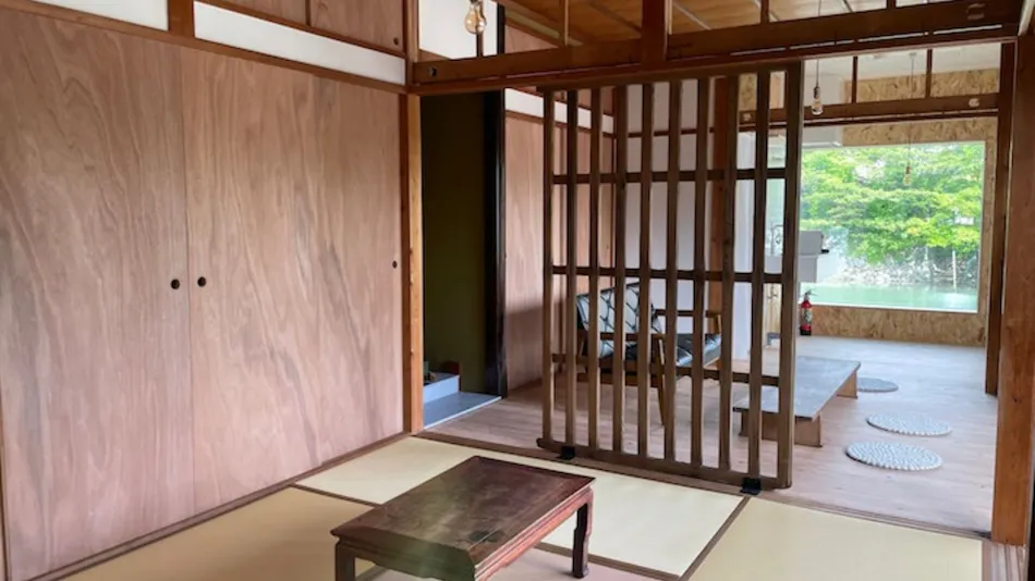 Mugi's Inn "Waterside"