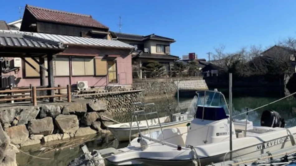 Mugi's Inn "Waterside"