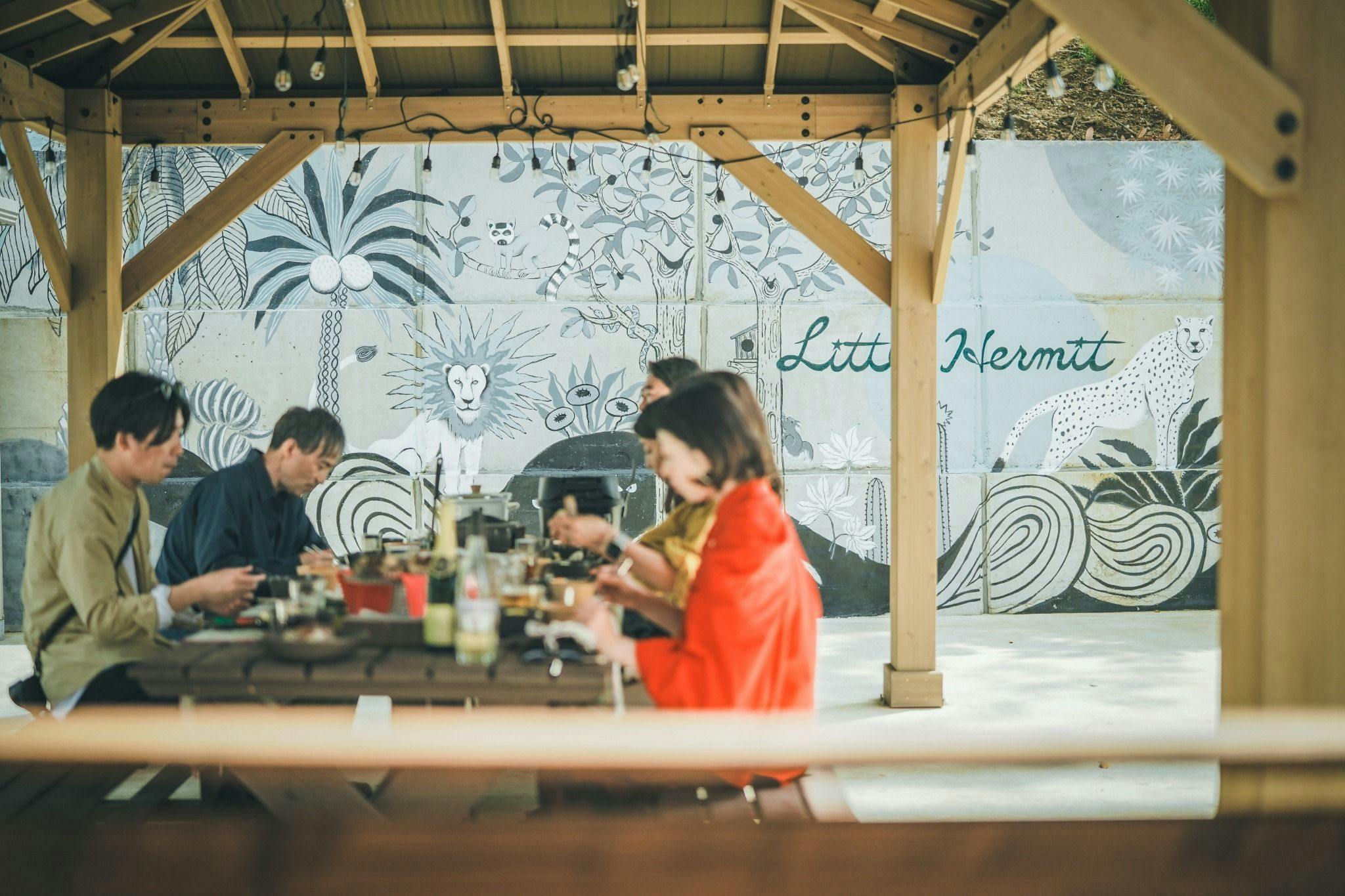 สวนบาร์บีคิวในสวนหลังบ้าน