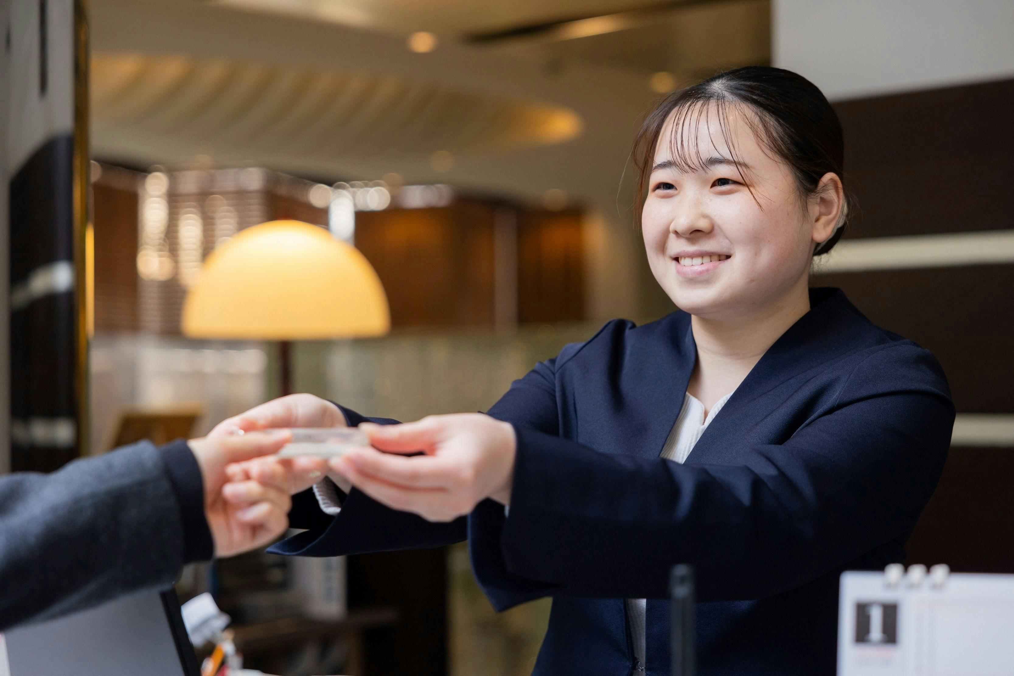 *【การต้อนรับ】