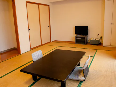 Bilik Gaya Jepun 10 Tatami (Menghadap Gunung)