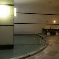 น้ำพุร้อนขนาดใหญ่ที่สร้างขึ้น