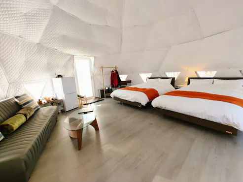 เต็นท์โดมที่กว้างขวางและแนะนำ