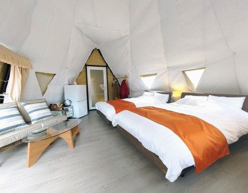 床から最高部までが6mと超のっぽなテント