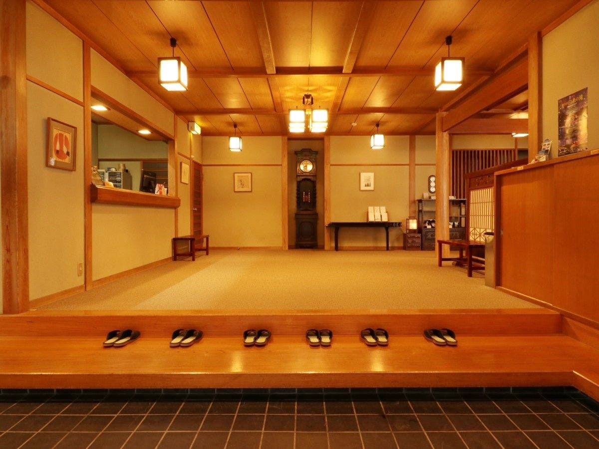 현관 및 프론트