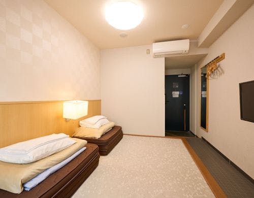 和ツイン禁煙【お部屋に布団２組】