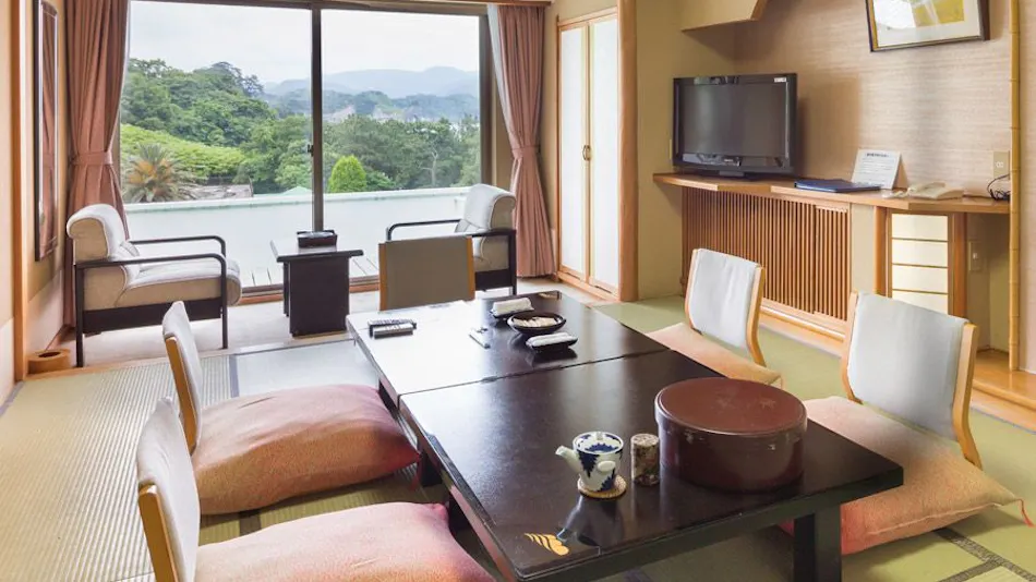Dogashima Onsen Hotel: The Only Inn with Its Own Natural Hot Spring in Dogashima