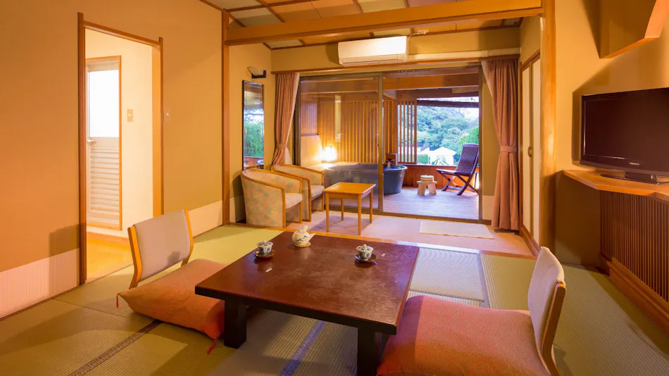 Dogashima Onsen Hotel: The Only Inn with Its Own Natural Hot Spring in Dogashima