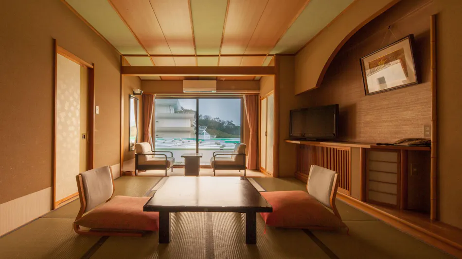 Dogashima Onsen Hotel: The Only Inn with Its Own Natural Hot Spring in Dogashima