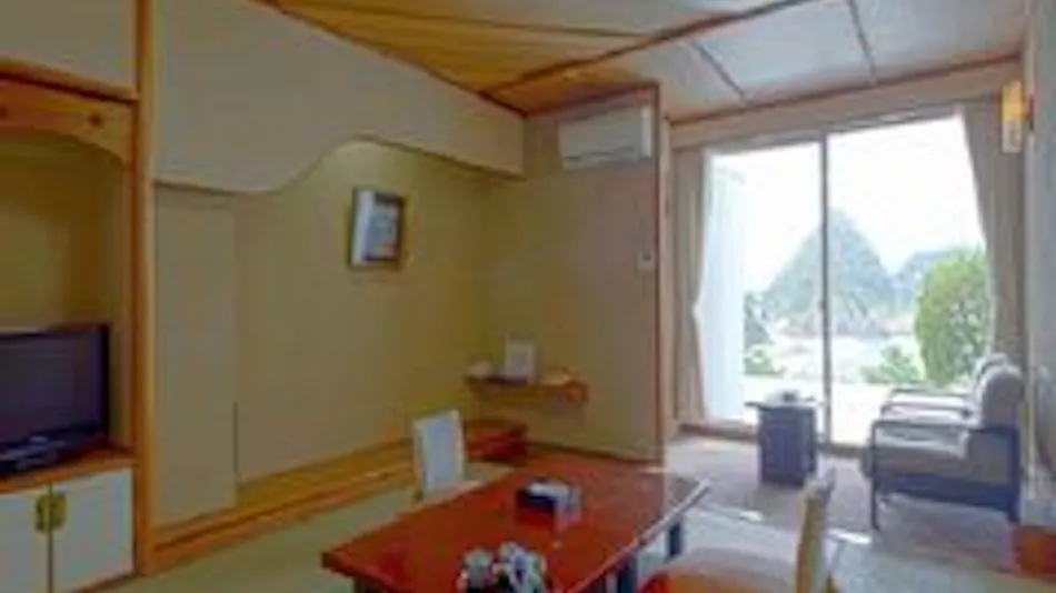 Dogashima Onsen Hotel: The Only Inn with Its Own Natural Hot Spring in Dogashima