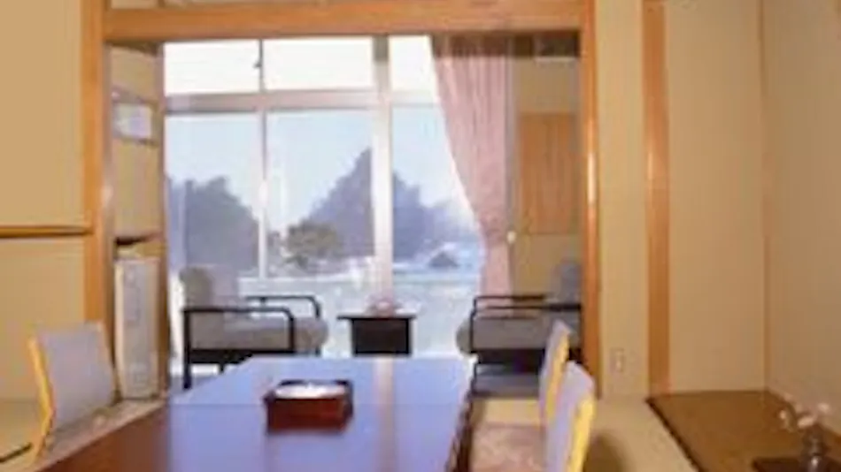 Dogashima Onsen Hotel: The Only Inn with Its Own Natural Hot Spring in Dogashima