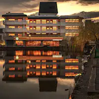 Eksterior Sisi Kolam Sarusawa