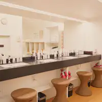 Ruang Ganti Pemandian Umum Wanita