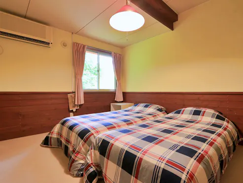 【Kamar】Kamar Twin Bergaya Barat di Tengah Hutan (1)