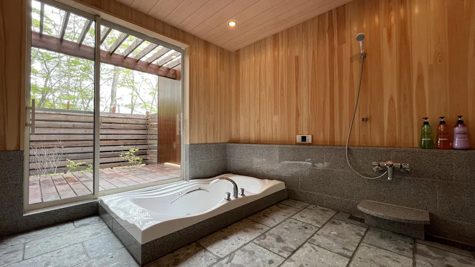 MOSS Jirigi Camp Resort