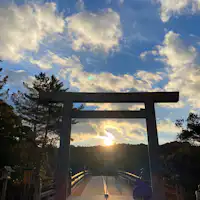 伊勢神宮內宮宇治橋的日出(12月)