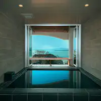 包租浴池 THE BUBBLE