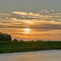 พระอาทิตย์ตกดินที่แม่น้ำชิกุโกะ