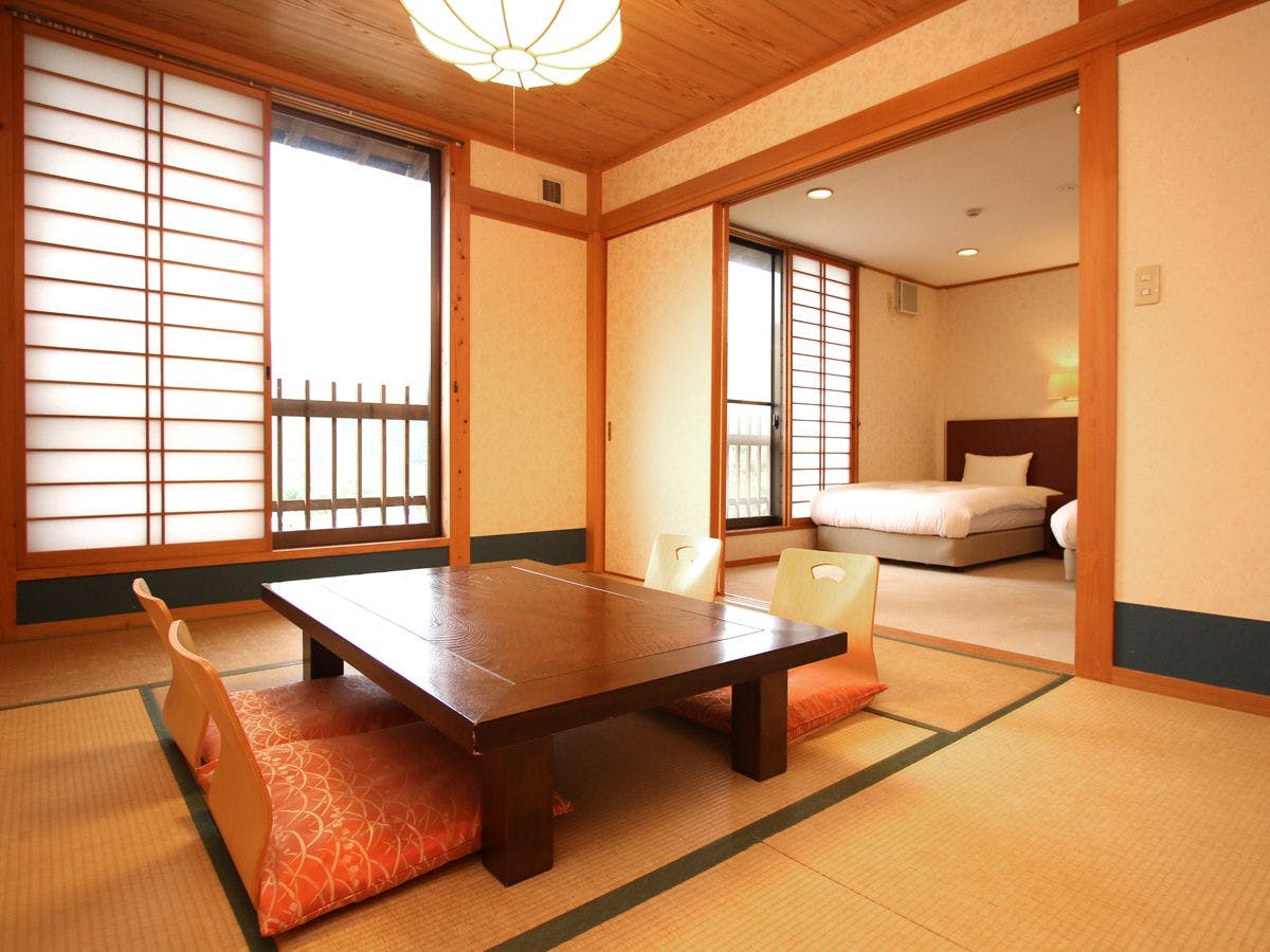 ห้องพักแบบญี่ปุ่นหรือแบบญี่ปุ่น-ตะวันตกที่กว้างขวางพร้อมสองห้อง