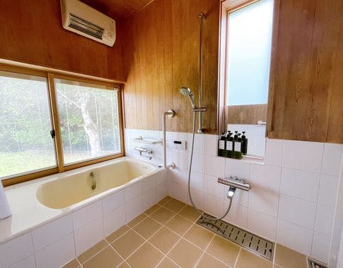 広々としたバスルーム