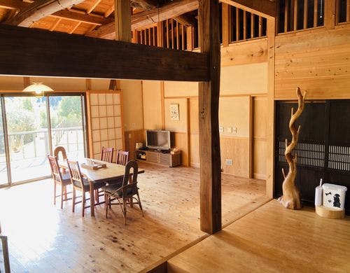 ドックランを望める広々リビング