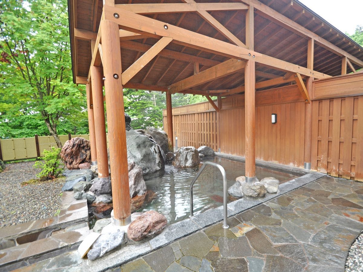 บ่อน้ำพุร้อนกลางแจ้ง