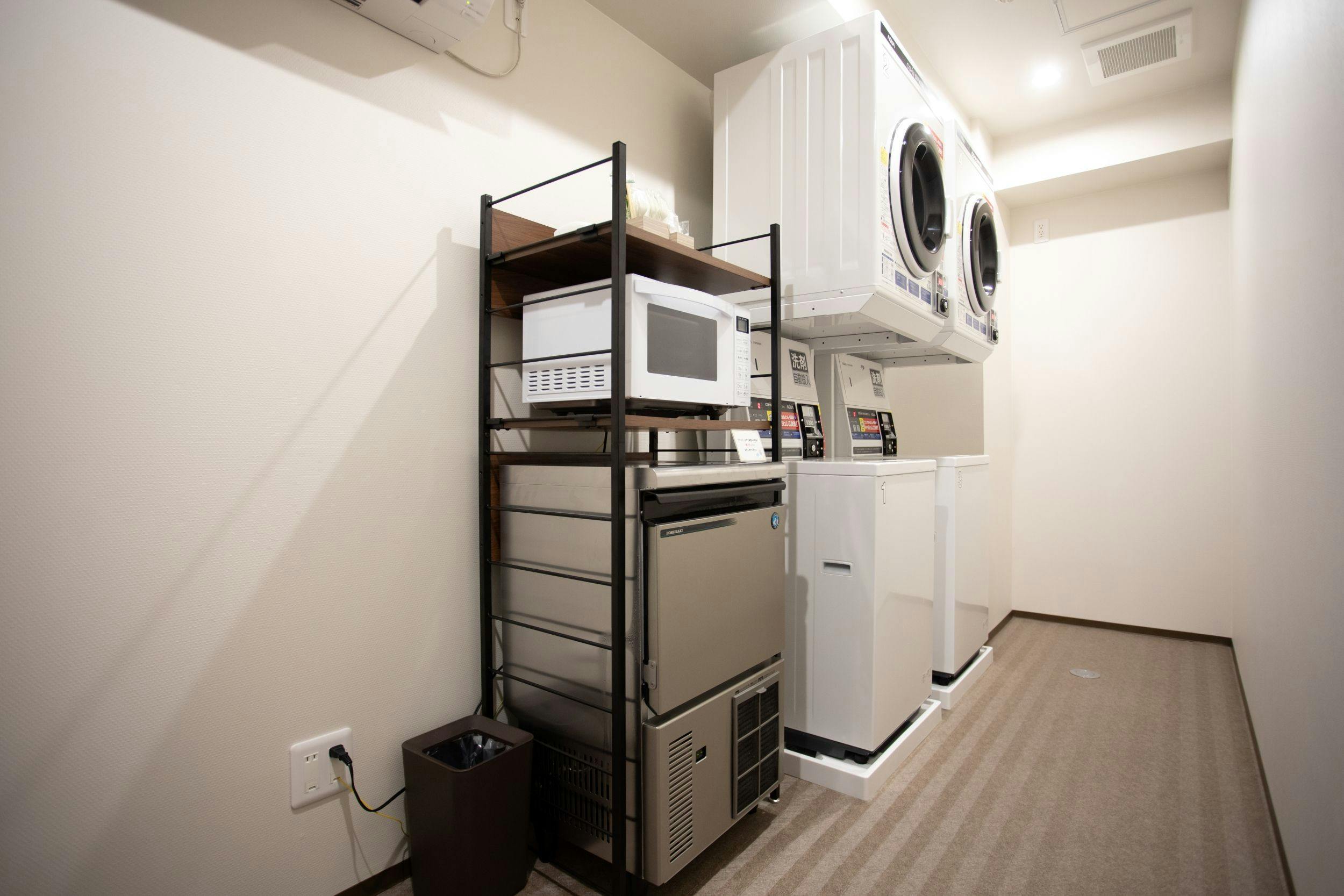 投幣式洗衣店 1