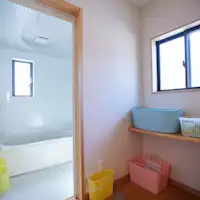 Ruang ganti kamar mandi