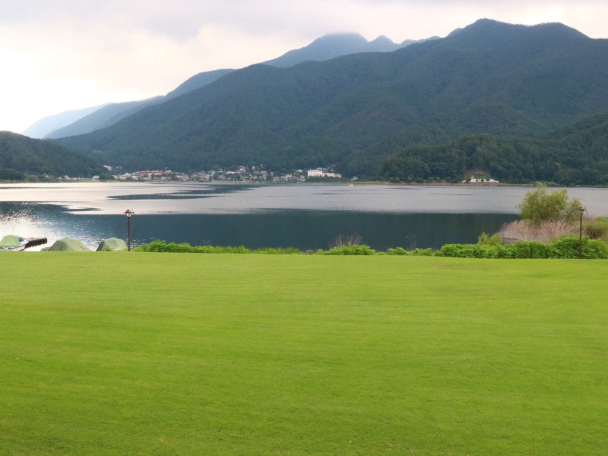 Right in front of the hotel is Lake Kawaguchi!