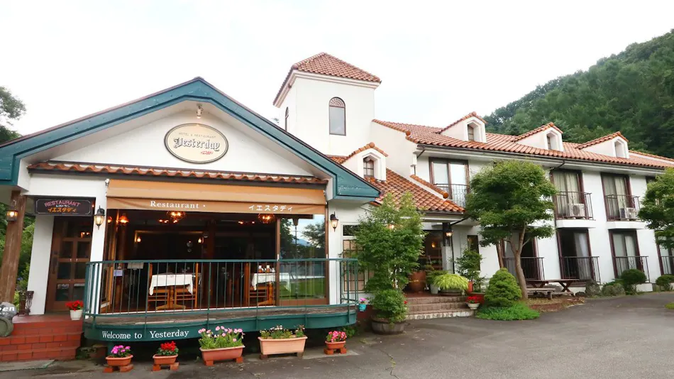 Hotel & Restaurant Yesterday