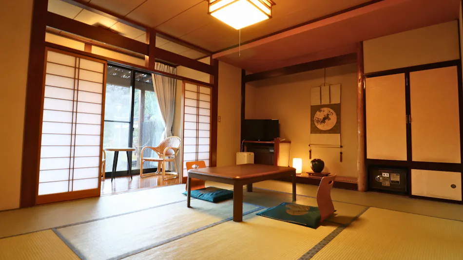 Three Private Hot Spring Baths with Free-Flowing Water - Yuyado Onsen Taiyokan