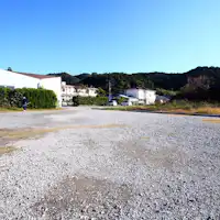 ที่จอดรถกว้างขวาง