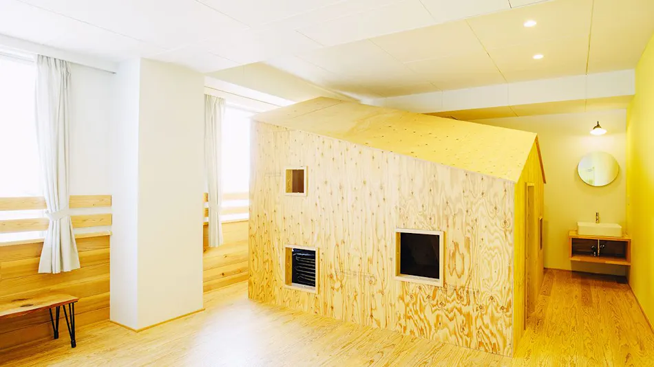 HIKE Hostel / Cafe / Shop