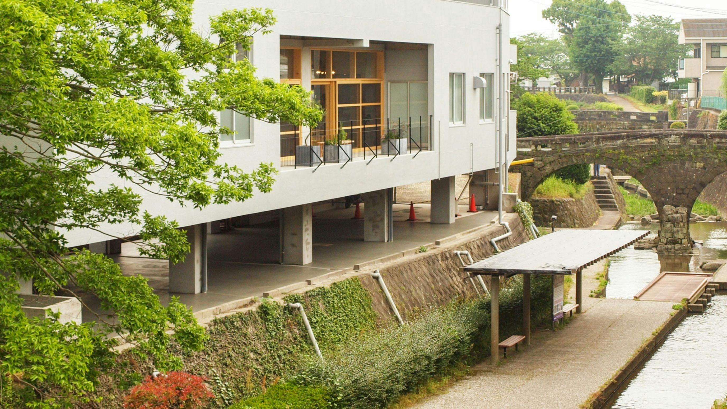 HIKE Hostel / Cafe / Shop