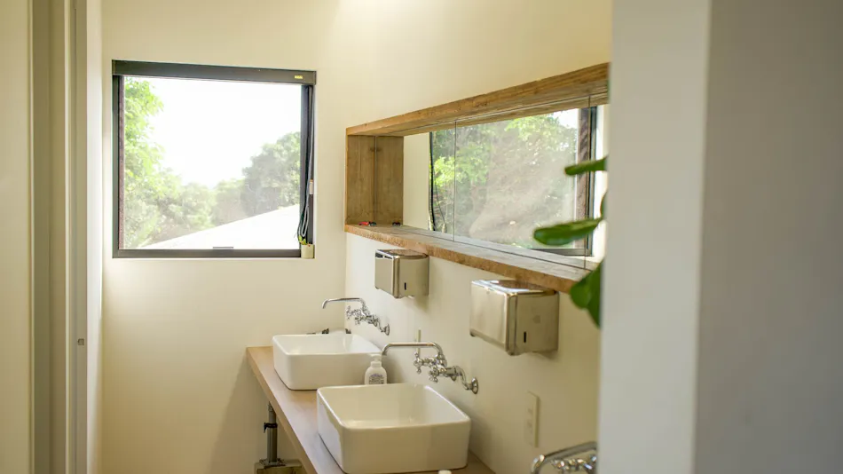 Amamian Style Pension Green Hill