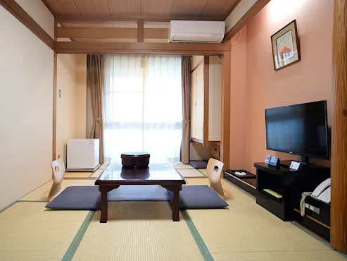 *Kamar Gaya Jepang 6 Tatami (dengan Toilet)