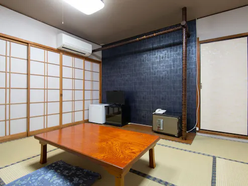 Kamar gaya Jepang untuk tiga orang (tanpa bak mandi)