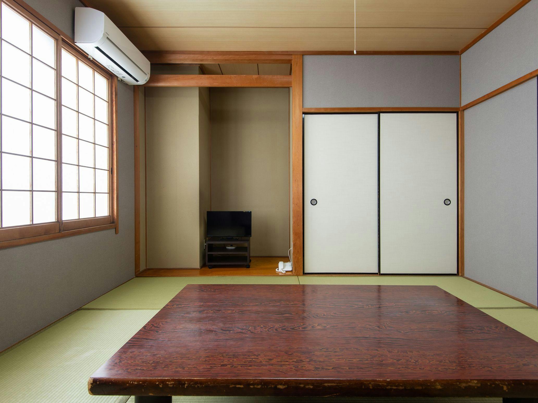 Kamar gaya Jepang untuk 4 orang