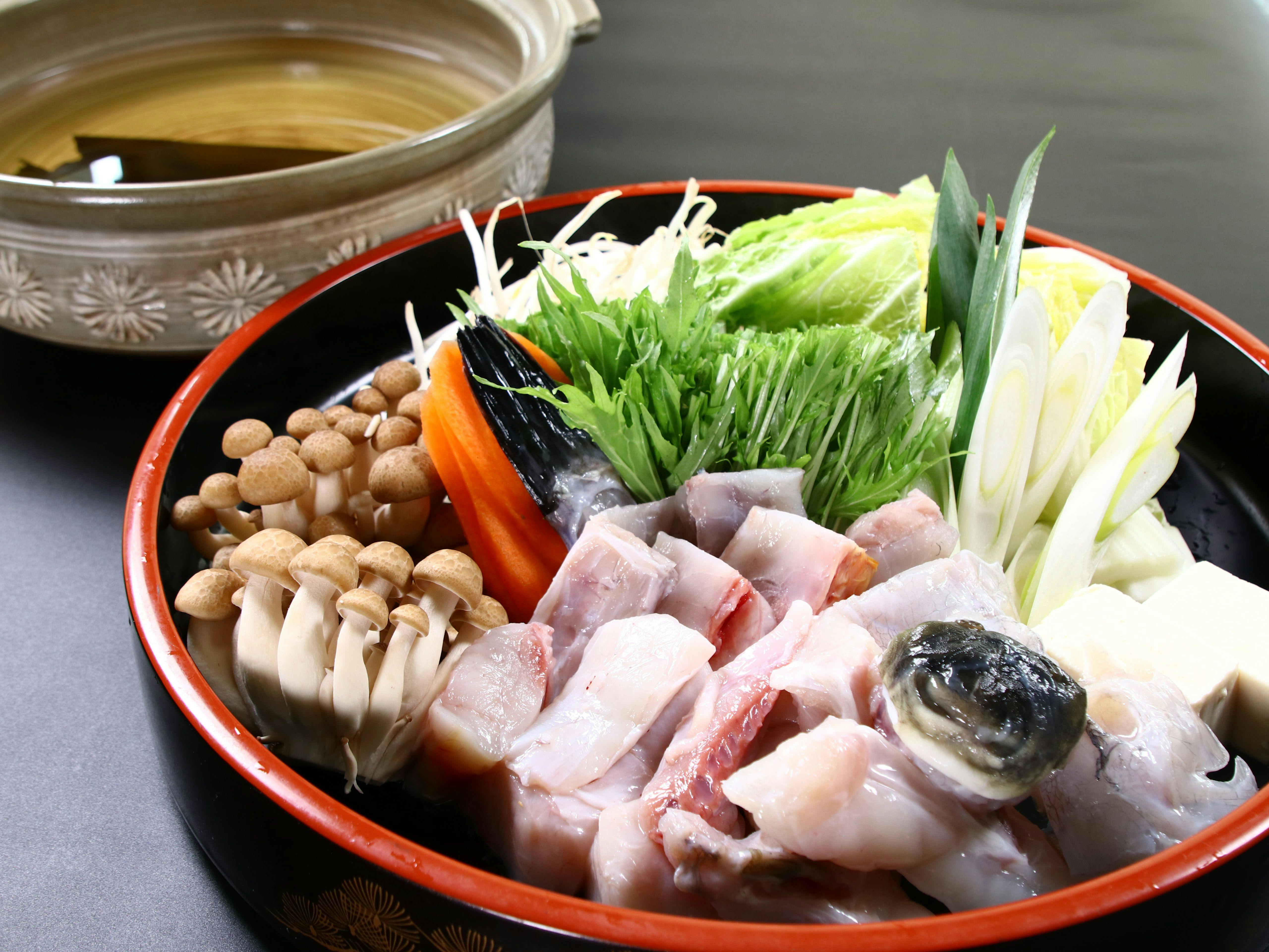 เพลิดเพลินกับรสชาติอันกลมกล่อมของฟุกุและความหวานจากผักในเมนูเท็ตจิริ*