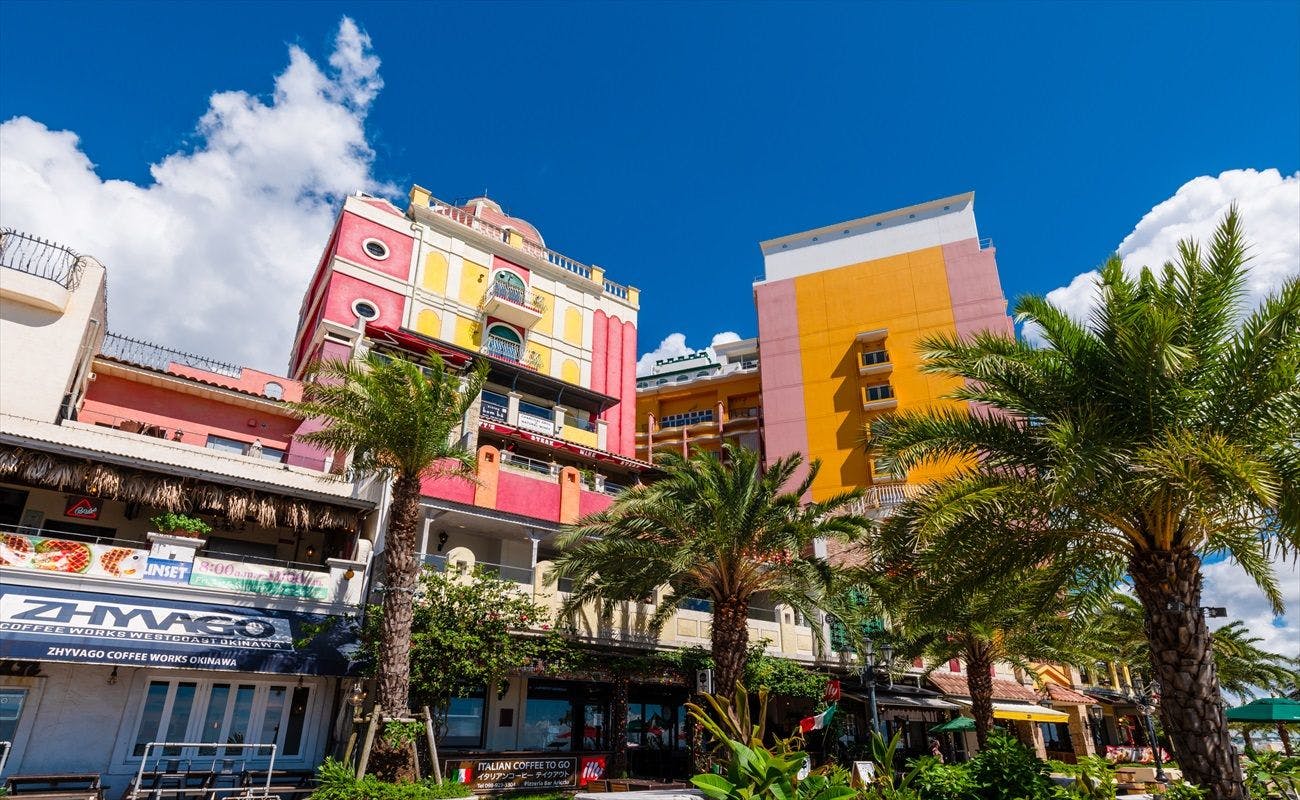 【American Village】Sekitar 7 menit dengan mobil.