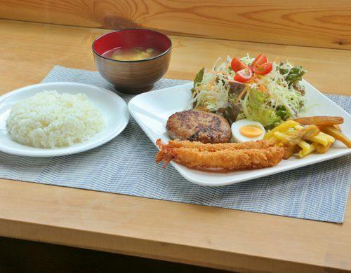 【ハンバーグとエビフライ定食】