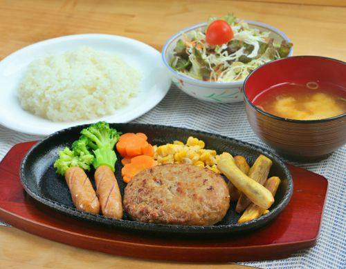 【鉄板焼きハンバーグ定食】