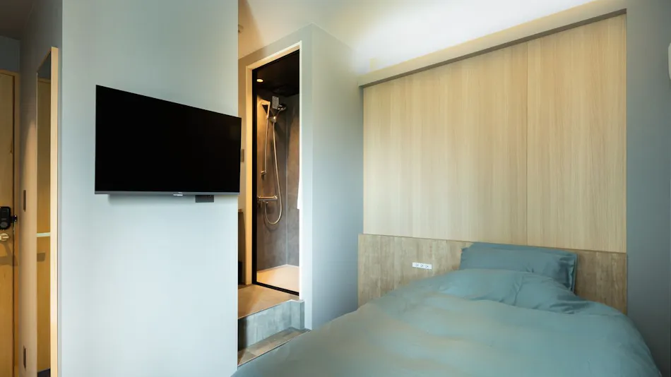 REEL HOTEL